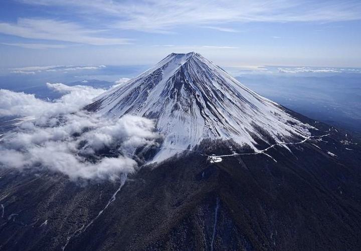 应对过度旅游，富士山热门徒步路线限流