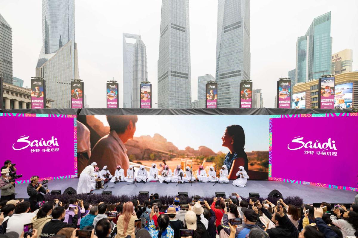 不出上海，漫步沙特！沉浸式“沙特小镇”登陆东方明珠，持续至11月15日