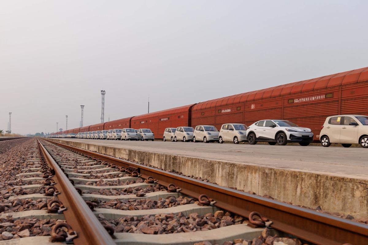 钢铁动脉连山海 同心筑梦向未来——中老铁路助力区域发展观察