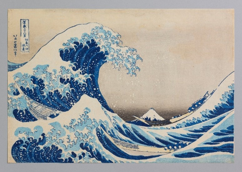 墙上挂着一幅画描述已自动生成